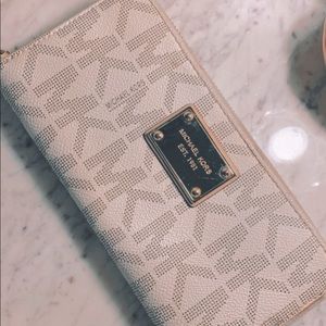 Michale Kors Wallet